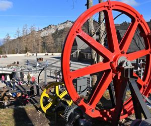 Zakopane. Centrum przesiadkowe w Kuźnicach. Słynna patelnia