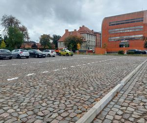 Plac Solny w Bydgoszczy wygląda teraz jak w XIX wieku. Wystarczyło zdjąć starą nawierzchnię