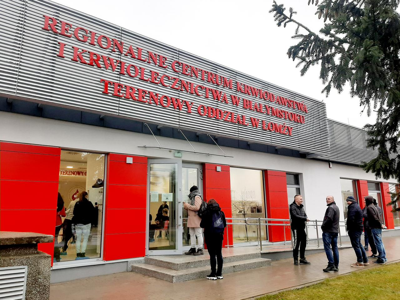 Łomża: Wysoka frekwencja podczas akcji Choinka dla życia! [FOTO]