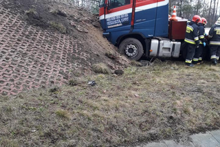 Staranował bariery na autostradzie