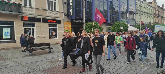 Protest kobiet "Ani jednej więcej!" w Kielcach (14 czerwca 2023)