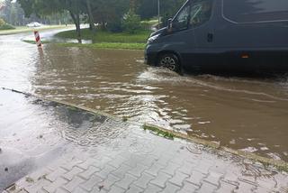 Dolnośląskie: Po sobotnich burzach zalane zostało centrum Dzierżoniowa. Od rana było kilkaset interwencji straży pożarnej. Zobacz