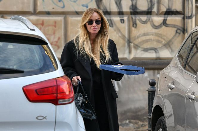 Joanna Przetakiewicz Bantleyem po pizzę