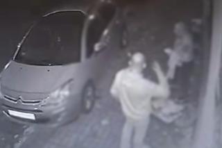 Nakradli drożdżówek w bydgoskiej cukierni. Łupy rozsypał im się przed kamerą monitoringu [ZDJĘCIA]