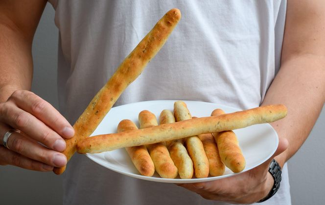 Paluszki krucho-drożdżowe. Zrób od razu podwójną porcję, bo znikają błyskawicznie