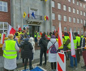 Trwa protest rolników. Drogi na Pomorzu są sparaliżowane. Gdzie trwają utrudnienia? 