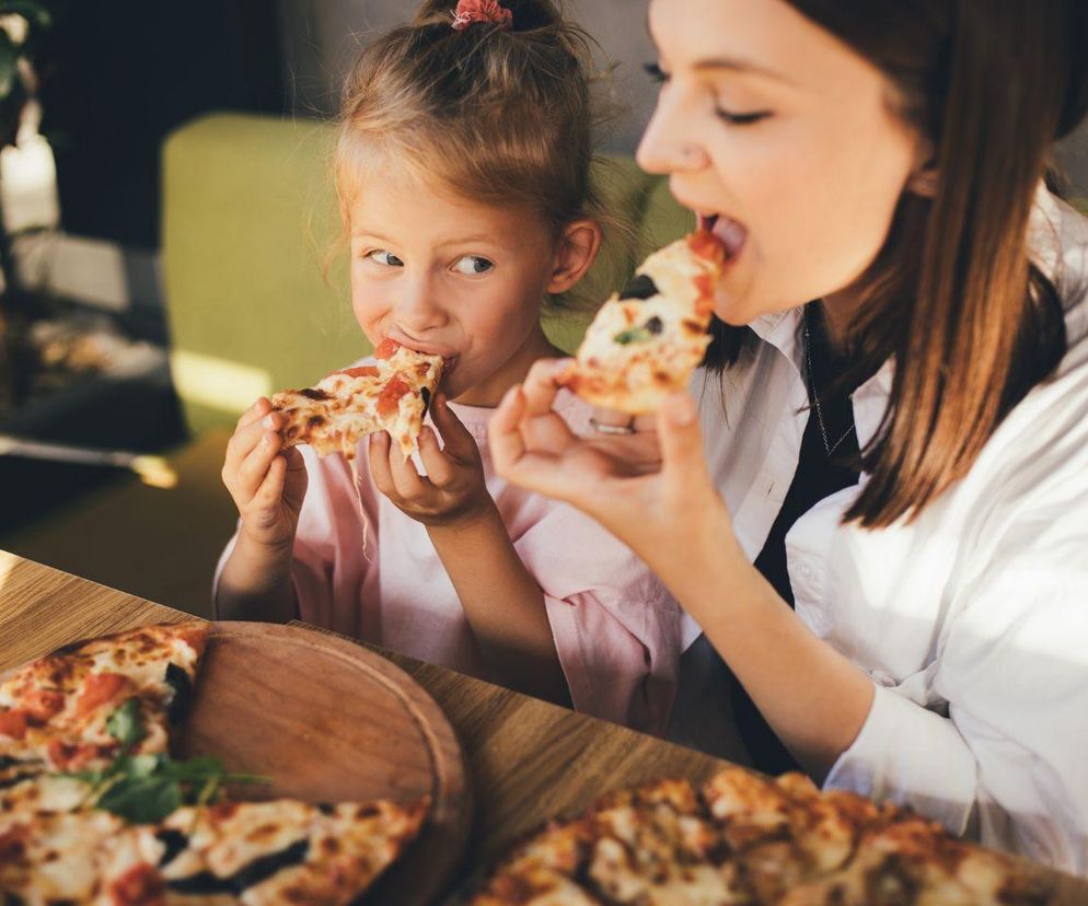 Dzień pizzy to święto łasuchów. Jak zrobić zdrową pizzę?