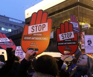 Nowy sondaż nie pozostawia złudzeń. Tylu Polaków popiera legalną aborcję