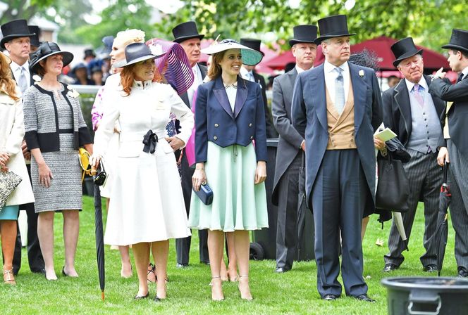 Książę Andrzej przestał być księciem! Fergie ucieknie za granicę?