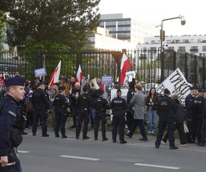Karol Nawrocki przyjechał do TVP. Symboliczny gest i mocne wsparcie z zaplecza