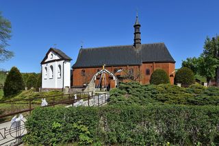 To malownicza małopolska wieś. Słynie z dzwonów poświęconych papieżowi i Maryi
