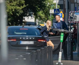 Kinga Duda miesiąc po ślubie rozkwita! Przyłapaliśmy młodą mężatkę. Nie była sama