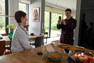 Na dobre i na złe odc. 965. Krzysztof Radwan (Mateusz Damięcki), Blanka (Pola Gonciarz)