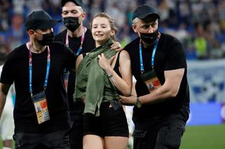 Dziewczyna przerwała mecz na Euro