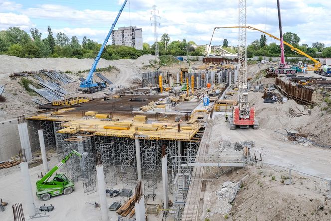 Trwa budowa tunelu średnicowego w Łodzi. Na zdjęciach budowa przystanku Łódź Koziny