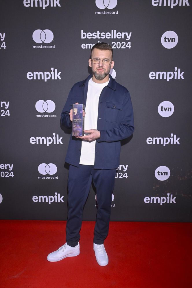 KęKę w żałobie. Jego słowa o mamie łamią serca fanów