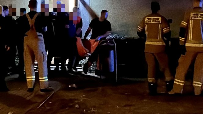 Warszawa. Zaatakował policjantów maczetą, padły strzały. Trzy osoby ranne na Mokotowie