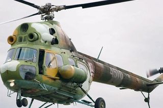 Wojskowy śmigłowiec Mi-2 musiał awaryjnie lądować  w Złotnikach Kujawskich pod Inowrocławiem. Na pokładzie było dwóch pilotów 
