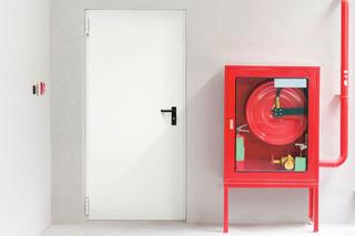 Drzwi przeciwpożarowe w domu. Gdzie warto zamontować drzwi odporne na ogień?