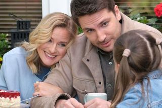 M jak miłość odc. 1881. Julia (Marta Chodorowska), Nadia (Mira Fareniuk), Dima (Michaił Pszeniczny)