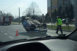 Wypadek na Mełgiewskiej! Dachowała „elka”! Zablokowana jest droga na Świdnik! [ZDJĘCIE]