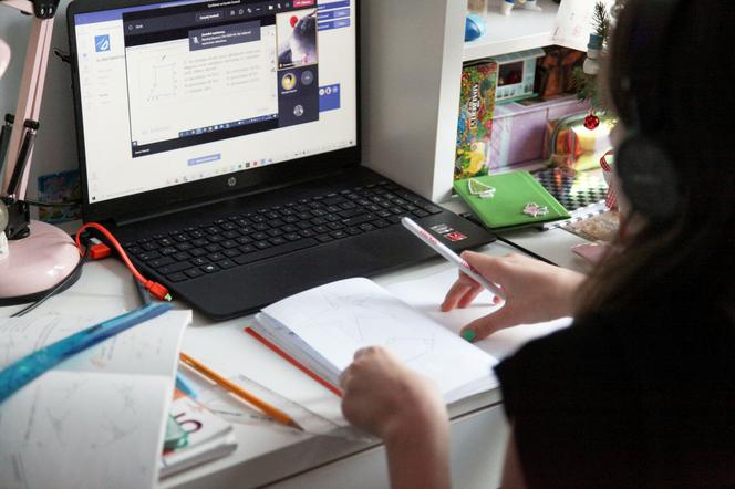 Kiedy lekcje zdalne 2022 się skończą? Nauka zdalna do 30 STYCZNIA możliwa?