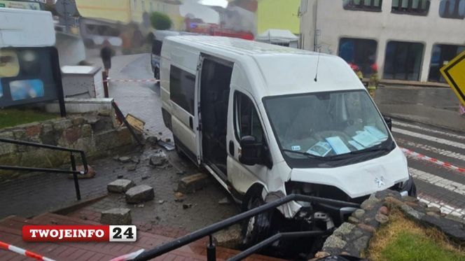 Bus wjechał w pieszych na chodniku w Sarbinowie. Za kierownicą pijany 28-latek