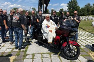 Dotarli na dwóch kołach do Amerykańskiej Częstochowy