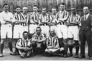 Tak kiedyś wyglądały derby Krakowa. Święta Wojna na starych zdjęciach! 