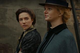 Polowanie na ćmy, odc. 5. Yvette (Sonia Mietielica), Amelie (Ada Szczepaniak)