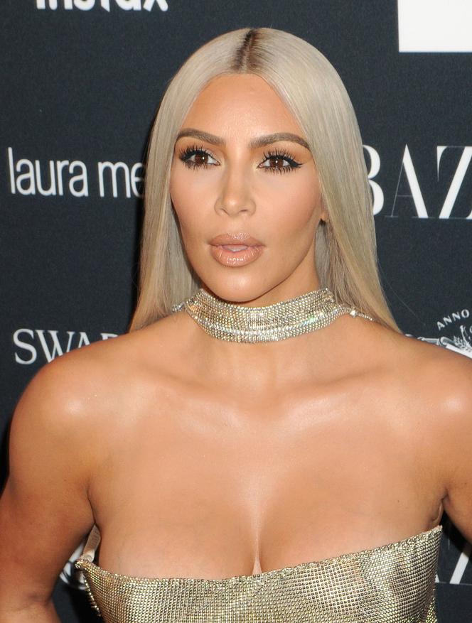 Kim Kardashian jako blondynka