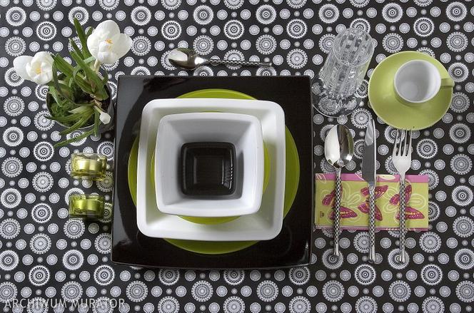 Zastawa stołowa na wielkanocne śniadanie: black & white