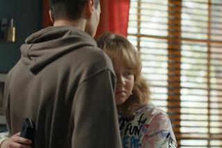 Barwy szczęścia, odcinek 3014: Emilka (Jessica Frankiewicz), Kacper (Jakub Szlachetka)