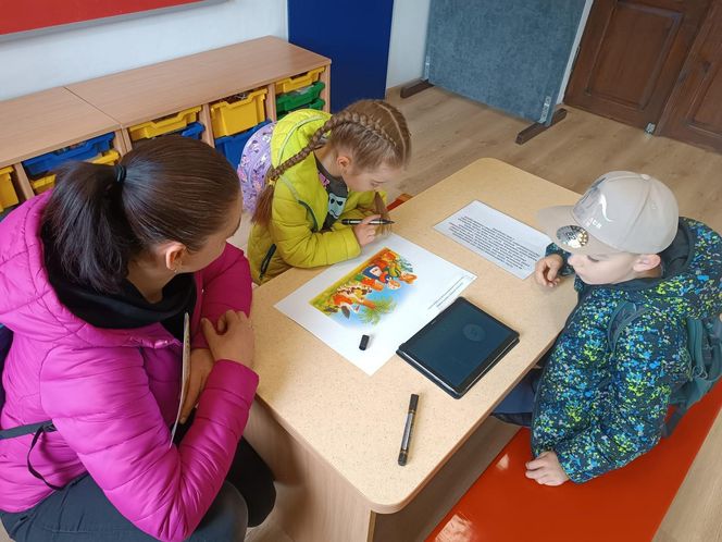 Gra terenowa „BIBLIOTEKA I PRZYJACIELE: WSPÓLNA MISJA". Kampania zrealizowana w ramach Tygodnia Bibliotek, którego organizatorem jest Stowarzyszenie Bibliotekarzy Polskich