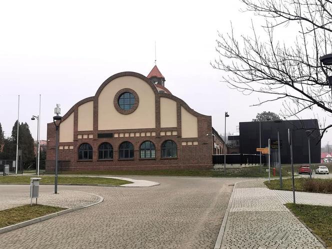 Dziś cechownia kopalni Saturn zachwyca. Kiedyś jej wnętrza wyglądały jak z horroru [ZDJĘCIA PRZED I PO]