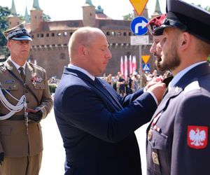 Obchody Święta Wojska Polskiego w Krakowie. Żołnierze przemaszerowali przez miasto [GALERIA]