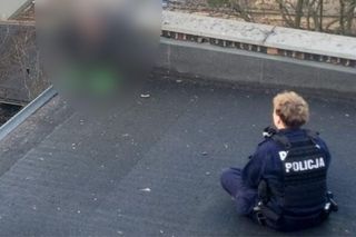 Uratowali 33-letniego mężczyznę. Policjant wykazał się dużą empatią [Nagranie]