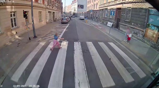 5-latka wbiegła przed autobus. Dramat w Bytomiu