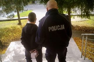 20-latek podał kurierowi nieistniejący adres. To był główny punkt jego planu. Policjanci mówią o nim perfidny sprawca. Do pomocy wziął 16-latka!