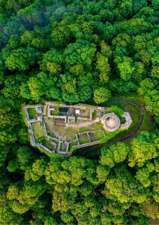 o najstarszy murowany zamek w Polsce. Ok. 850 lat temu powstał Zamek Wleń [ZDJĘCIA]