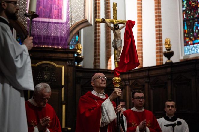 Abp Galbas: okażmy ukrzyżowanemu Jezusowi wdzięczność