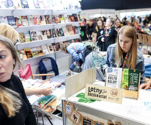 Targi Książki w Katowicach to okazja do zdobycia autografów pisarzy