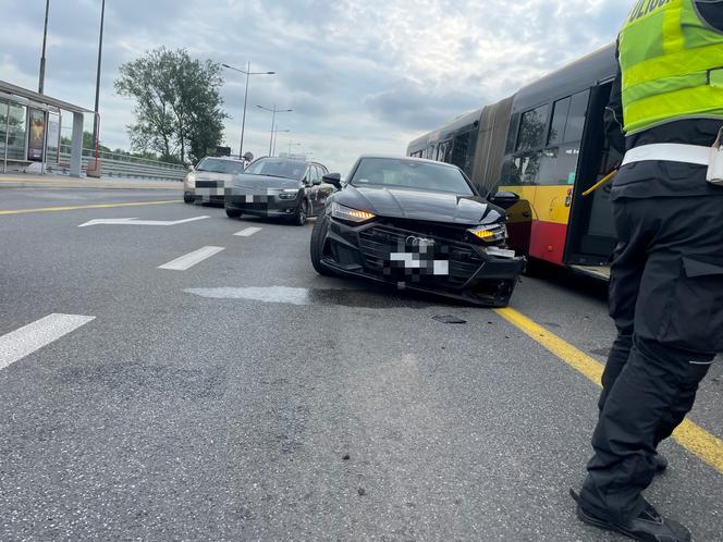 Znany zawodnik MMA miał wypadek. Huknął swoim audi w autobus! 