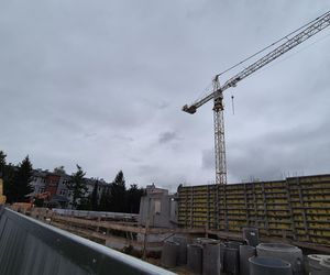 Dawniej był tam popularny market. Teraz to miejsce wypełni nowy blok