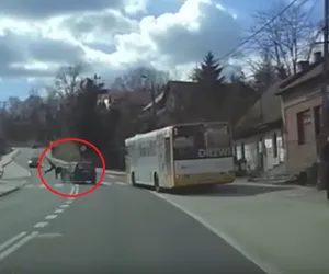 13-latka potrącona na przejściu dla pieszych