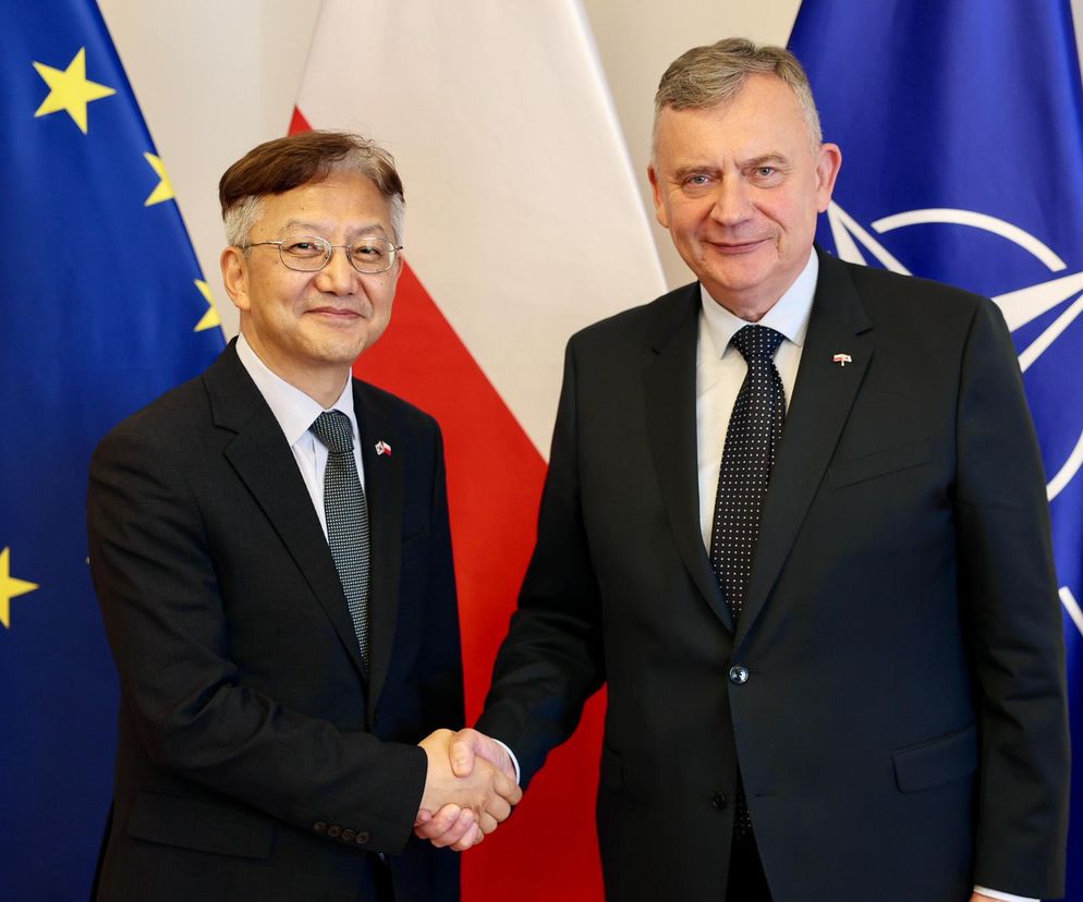 Polska i Republika Korei zacieśniają współpracę obronną. Spotkanie wiceministra Bejdy z ambasadorem Jun Jolu Tae