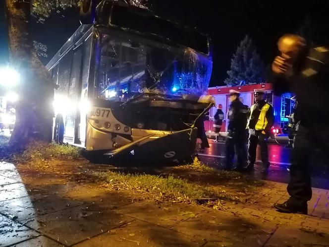 Autobus MPK zderzył się z tirem pod Krakowem