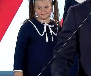 Karol Nawrocki z rodziną. Jego córka skradła show na wieczorze wyborczym