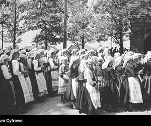 Boże Ciało w przedwojennej Polsce. Zobacz, jak kiedyś obchodzono Boże Ciało [ARCHIWALNE ZDJĘCIA]