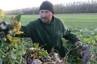 Rolnicy. Podlasie. Andrzej z Plutycz świętuje urodziny. Tak zmieniał się on i jego gospodarstwo